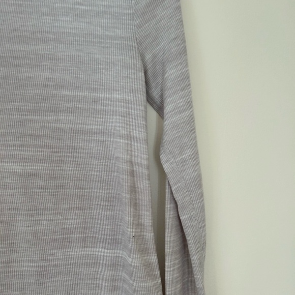 Banana Republic Gray Long Sleeve Tee - Picture 2 of 5